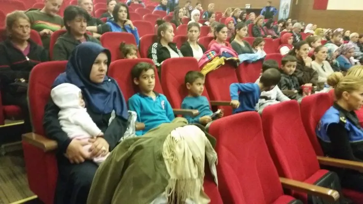 İzmir'de Mega Akademi ve Aksüt Hoca Rüzgârı